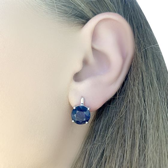 Silver Earrings with a 7.485-carat Sapphire