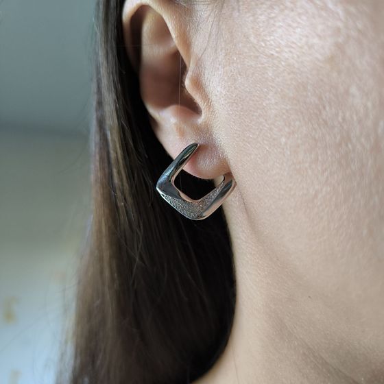 Срібні сережки з фіанітами