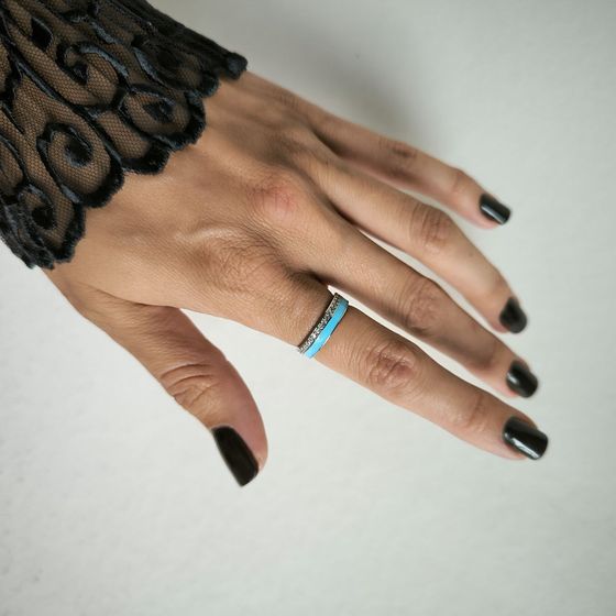 Silver ring with phianites, semallu