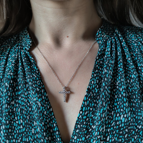 Silver necklace with cubic zirconia