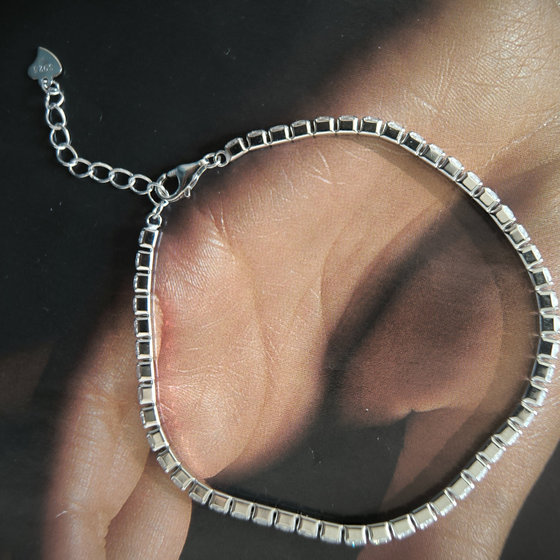 Silver bracelet with cubic zirconia