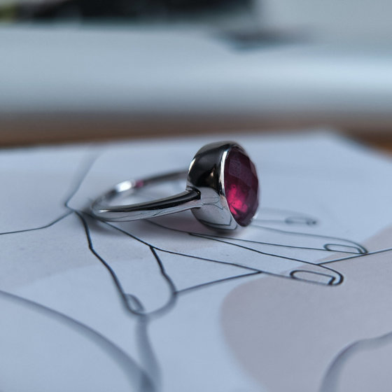 Срібне кільце з рубіном 3,5 карата