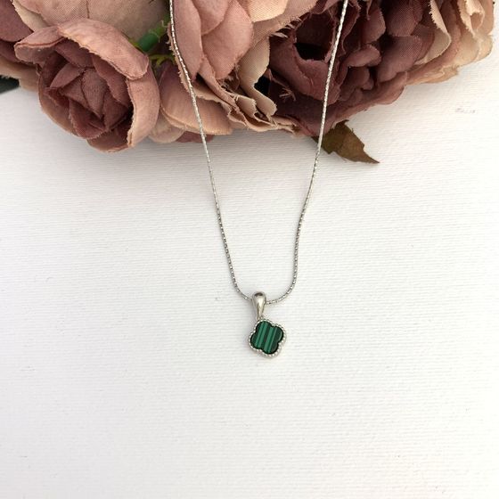 Срібна підвіска з малахітом