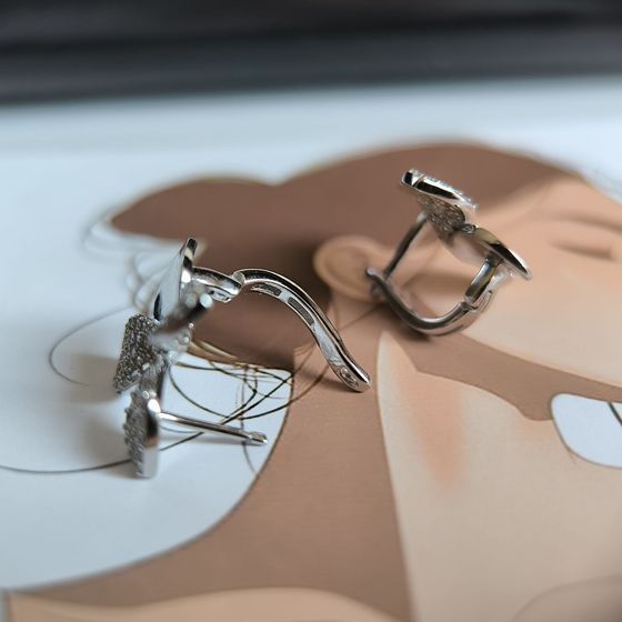 Срібні сережки з фіанітами