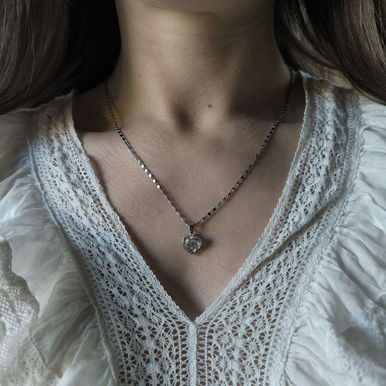 Срібна підвіска з фіанітами