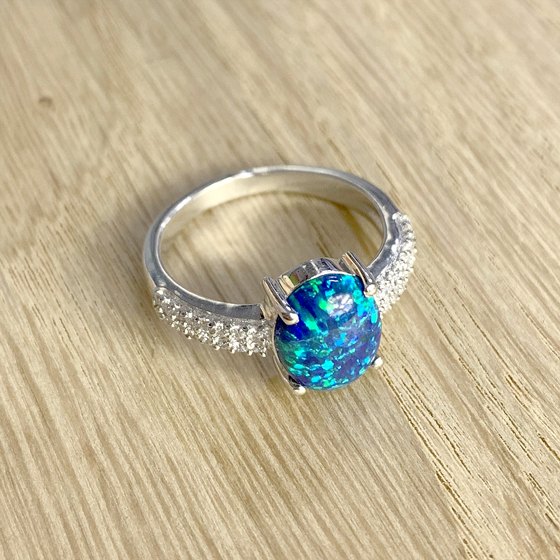 Срібна каблучка з опалом 1,237 карата