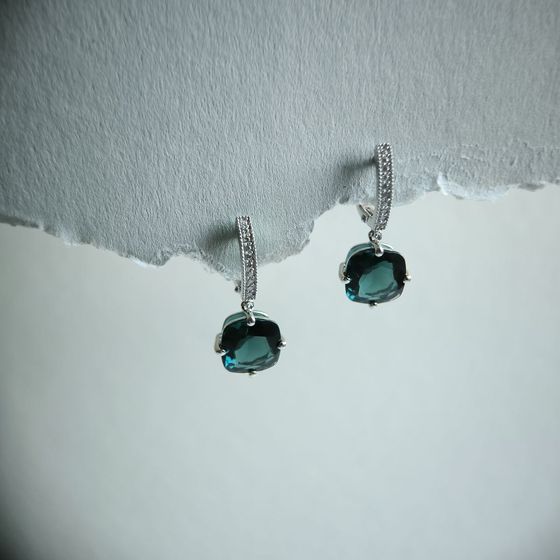 Серебряные серьги с топазом Лондон Блю 7.183ct, фианитами