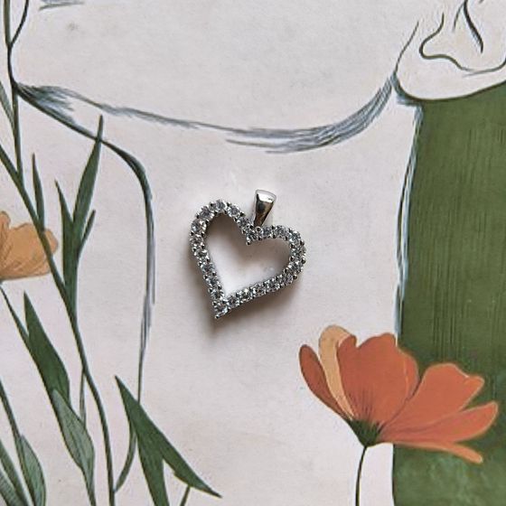 Silver pendant with phianites