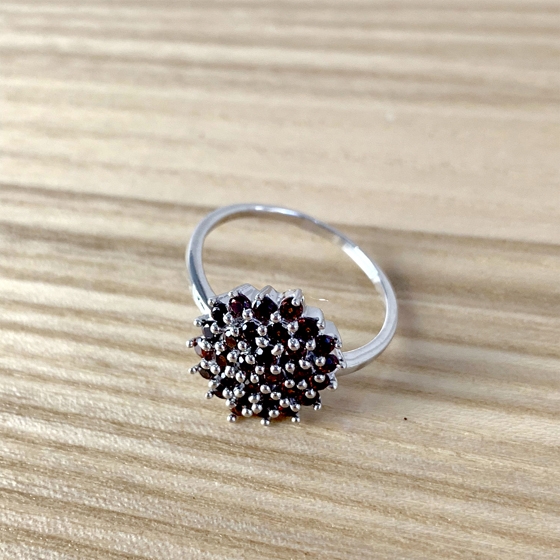 Срібна каблучка з гранатом 1.395ct