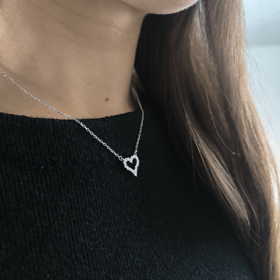 Silver necklace with cubic zirconia