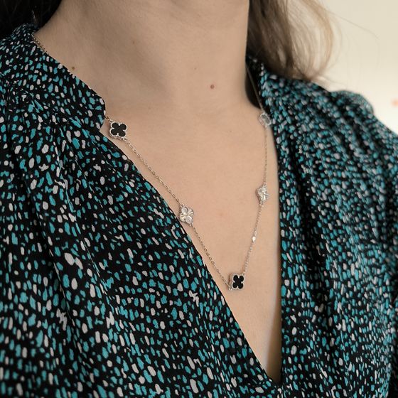 Серебряное колье с ониксом