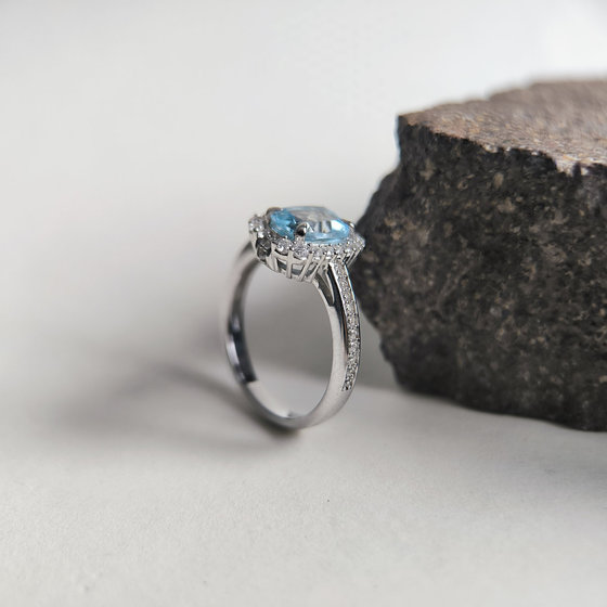 Срібні сережки з топазом 4.307ct, фіанітами