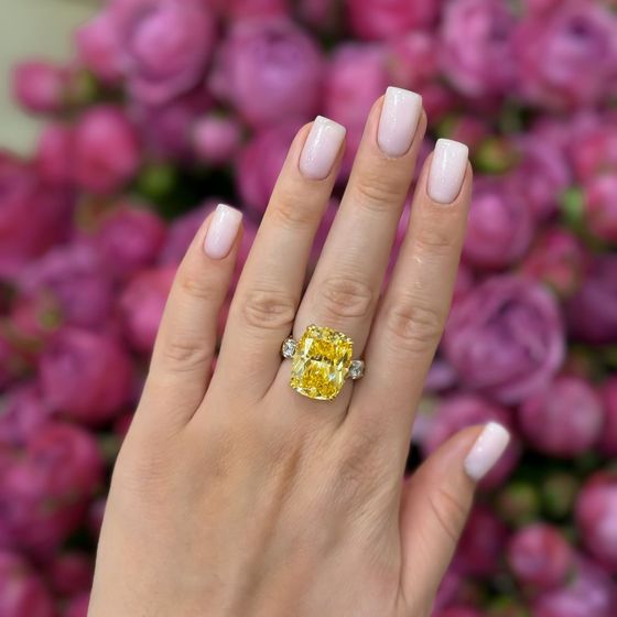 Срібна каблучка з фіанітами