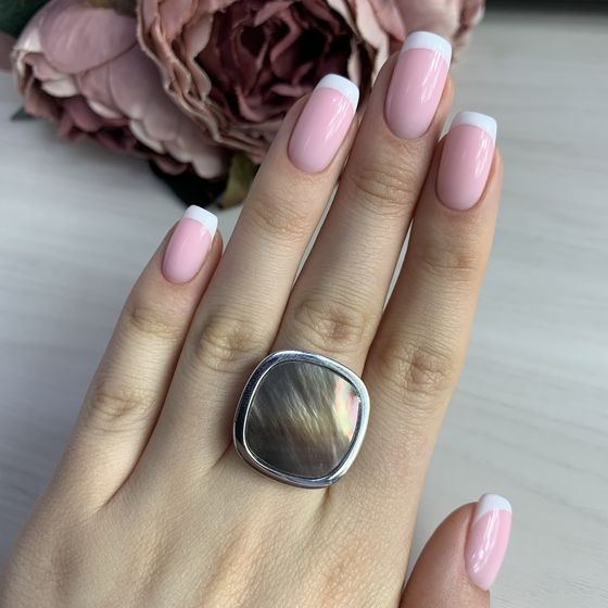 Серебряное кольцо с перламутром 4.078ct