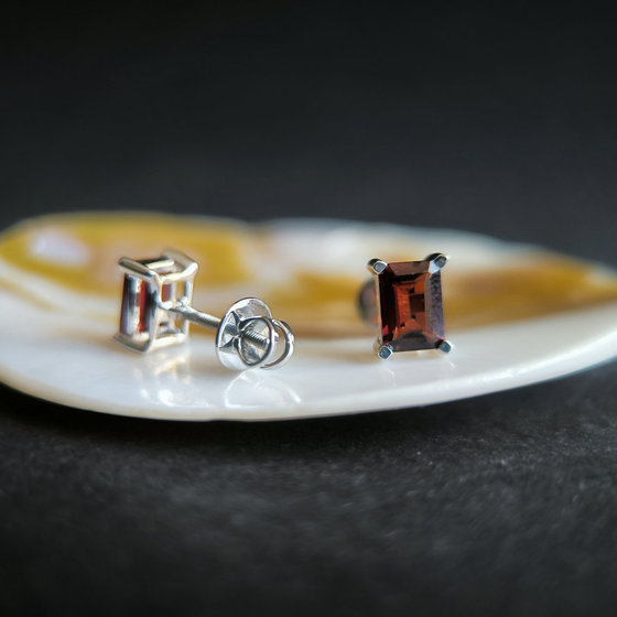 Срібні сережки з гранатом 2.444ct