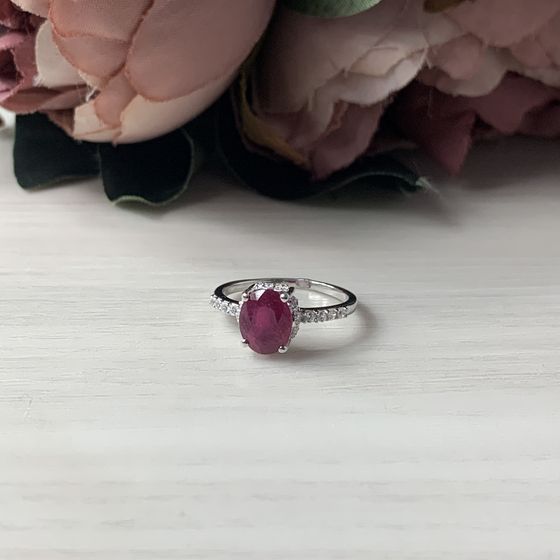 Silver ring with a 2.633-carat ruby