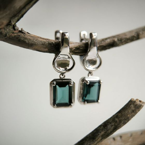 Серебряные серьги с топазом Лондон Блю 3.792ct