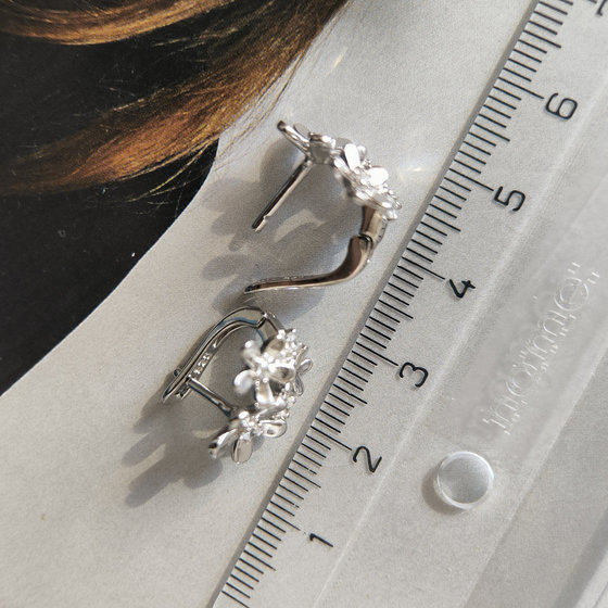 Silver earrings with cubic zirconia
