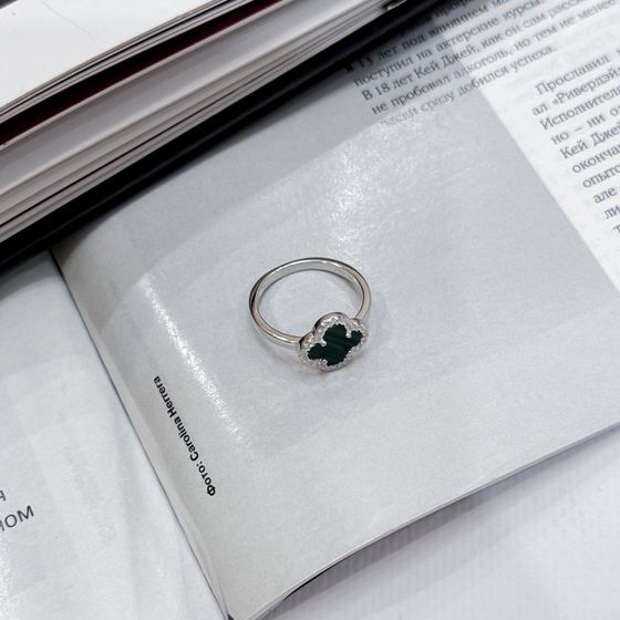 Silver ring with malachite, fianites