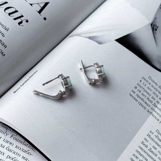 Срібні сережки зі смарагдом 2,788 карата