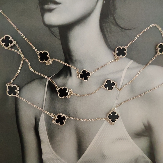 Silver necklace with onyx