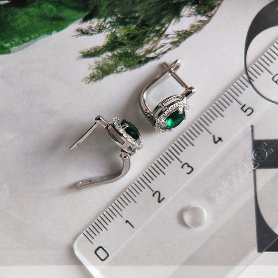 Silver earrings with emerald nano 1.722ct