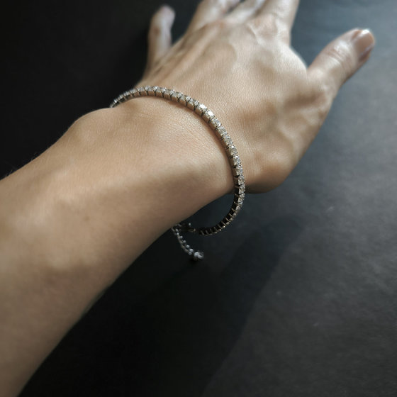 Silver bracelet with cubic zirconia