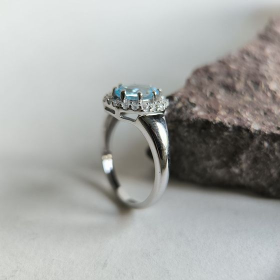 Срібна каблучка з топазом 1.888ct