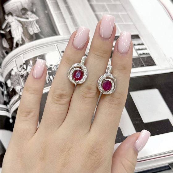 Срібні сережки з рубіном 4.124ct, фіанітами