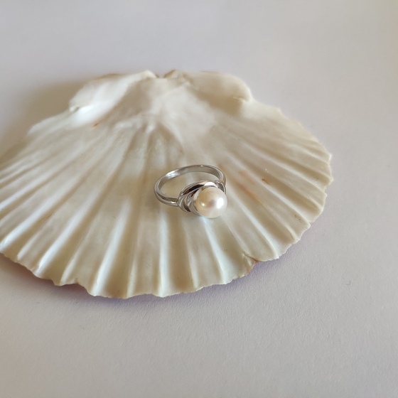 Срібна каблучка з перлами 2.125ct