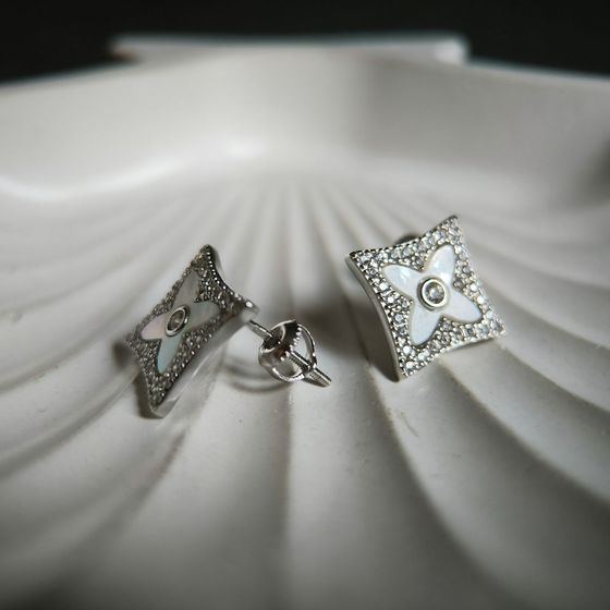 Срібні сережки з фіанітами, перламутром