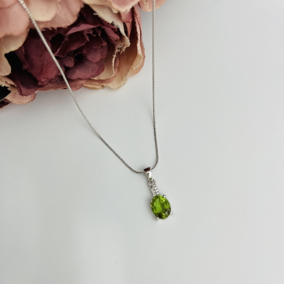 Silver pendant with 2.509 carats of sultana