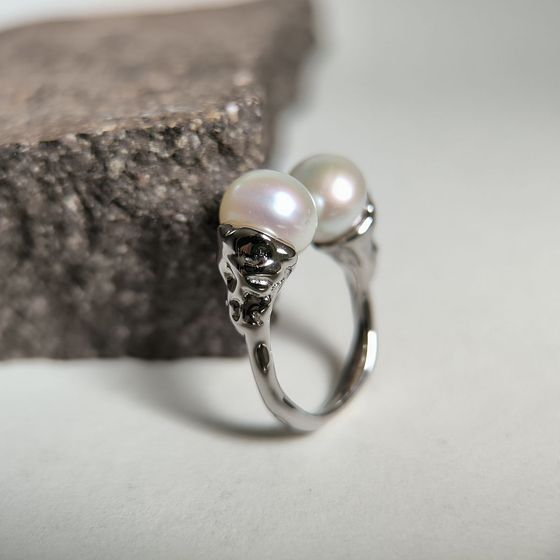 Silver ring with baroque pearls
