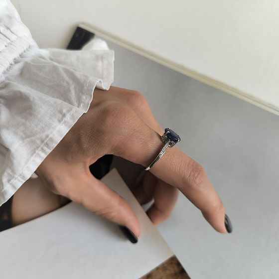 Silver ring with sapphire, fianites