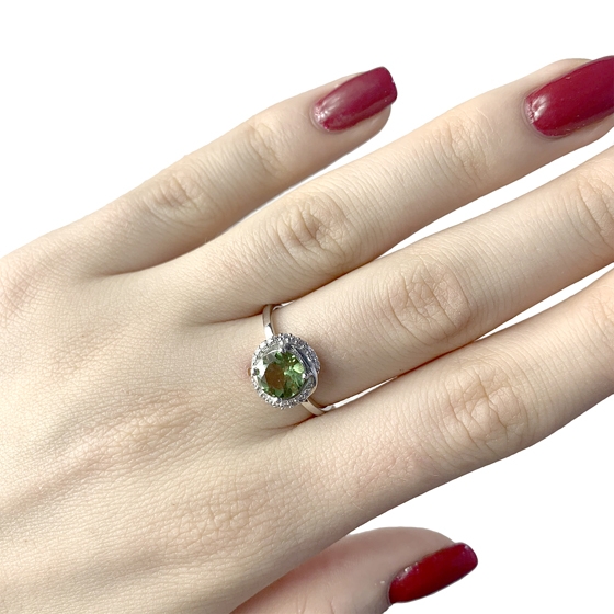 Серебряное кольцо с султанитом 1.57ct