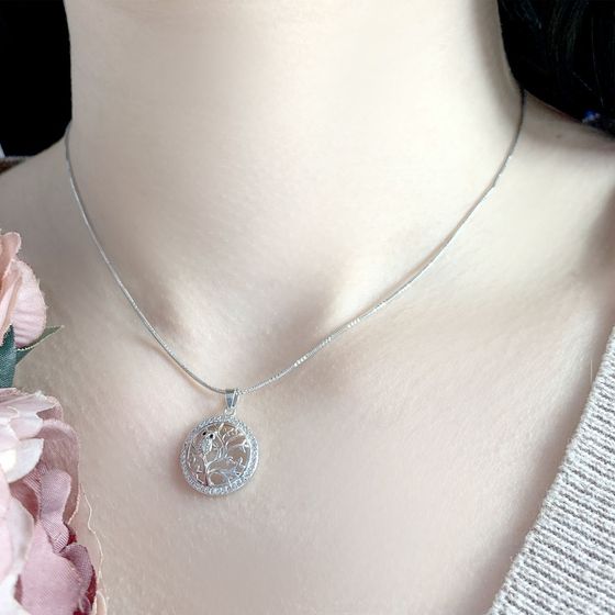 Silver pendant with phianites