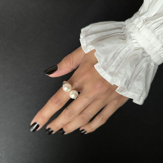 Silver ring with baroque pearls