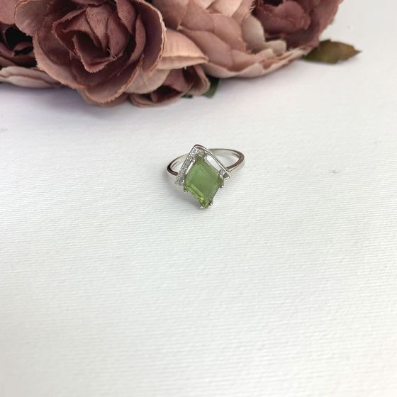 Серебряное кольцо с султанитом 2.95ct