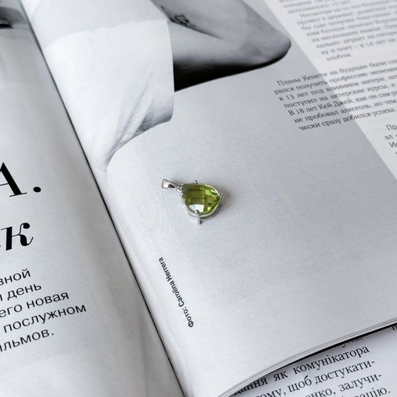 Серебряная подвеска с хризолітом 4.275ct