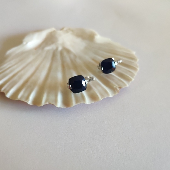 Серебряные серьги с сапфиром 7.233ct, фианитами