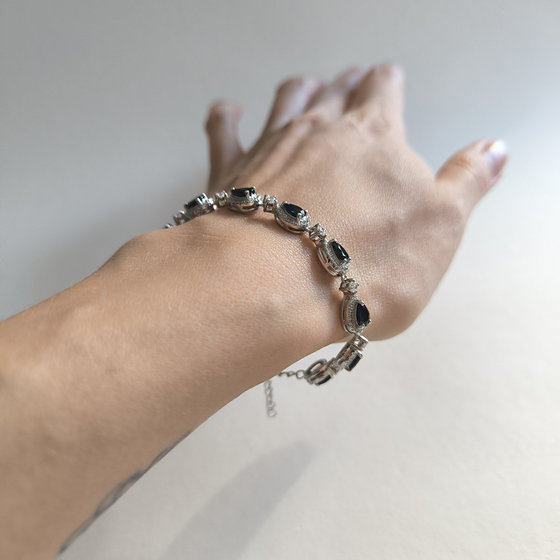 Silver bracelet with sapphire 8.982ct