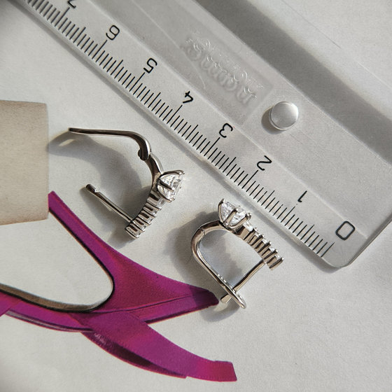 Срібні сережки з фіанітами