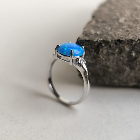 Silver ring with opal 1.668ct