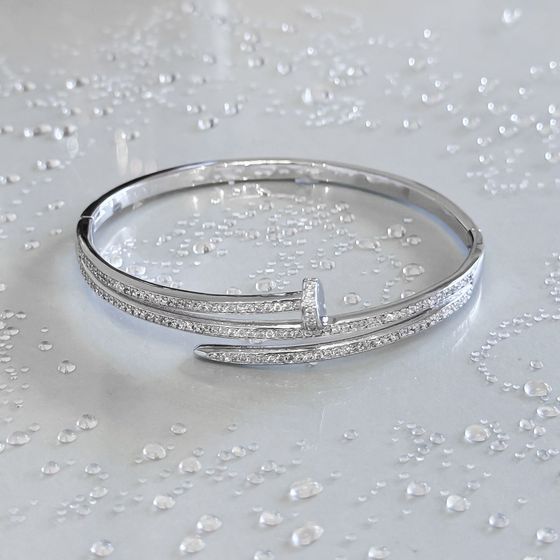 Silver bracelet with phianites