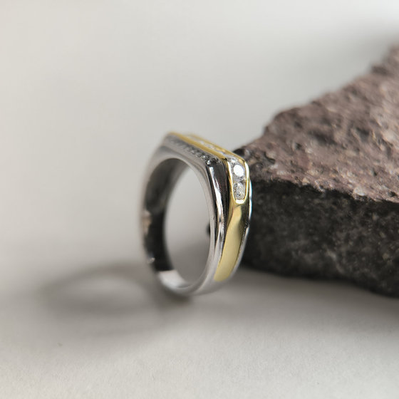 Silver ring with cubic zirconia