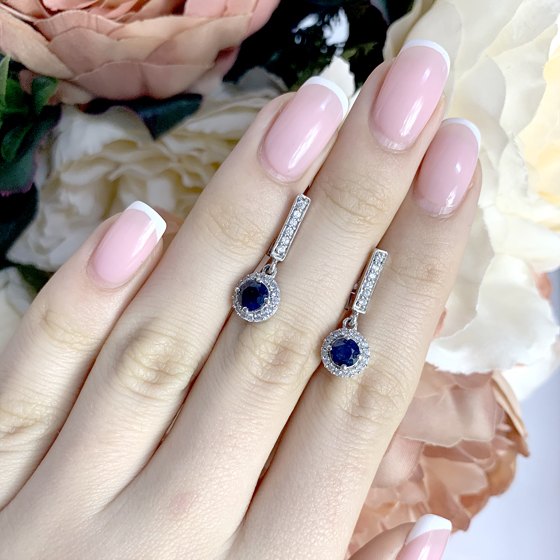 Silver Earrings with a 1.966-carat Sapphire