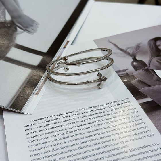 Silver bracelet without stones