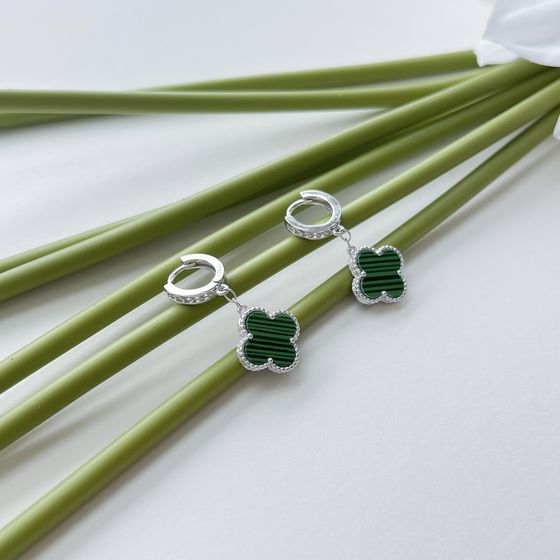 Silver earrings with malachite