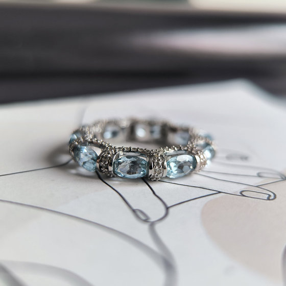 Срібне кільце з топазом 6.787ct, фіанітами