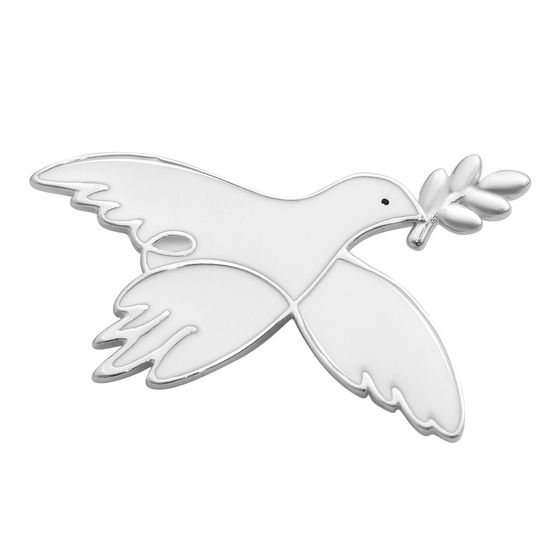 A silver brooch with semallu